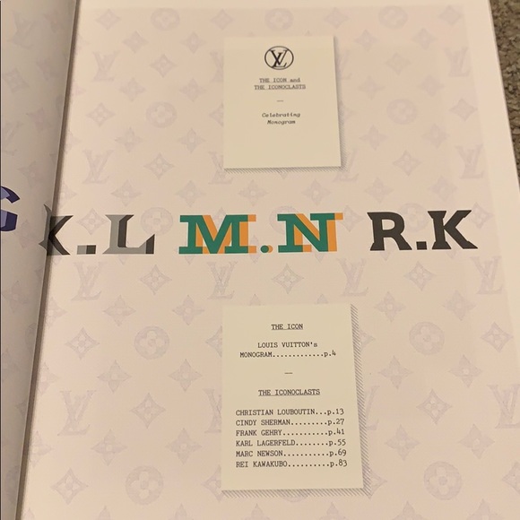 LOUIS VUITTON COFFEE TABLE BOOK - Picture 2 of 5